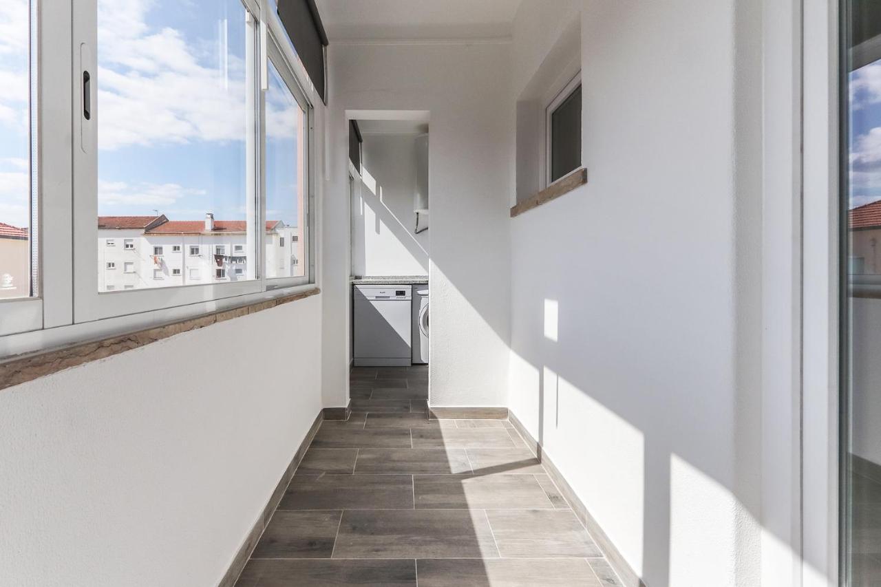 Vita Portucale ! Almada Balcony Exterior photo